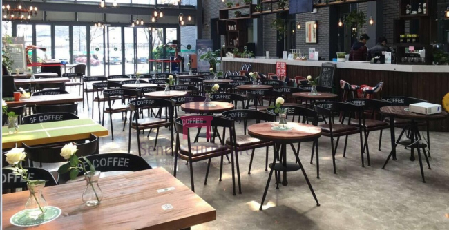 Commerciële het Metaalstoel van de barkoffie met Houten Seat, Industriële Stijl het Dineren Stoelen