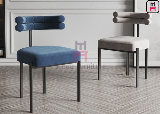 kopen Houten restaurantstoel met lattenrug, walnoot- en esdoornhout en lederen bekleding voor stijlvol dineren online manufacture