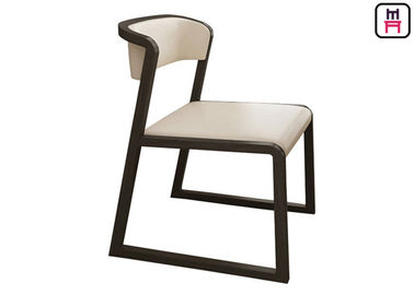 Het leer bekleedde Houten het Dineren Stoelen Geen Armsteun met As Houten Zwarte Kleur