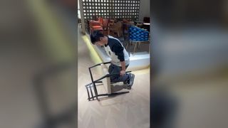 Sculpturale essenhouten eetkamerstoel, modern design